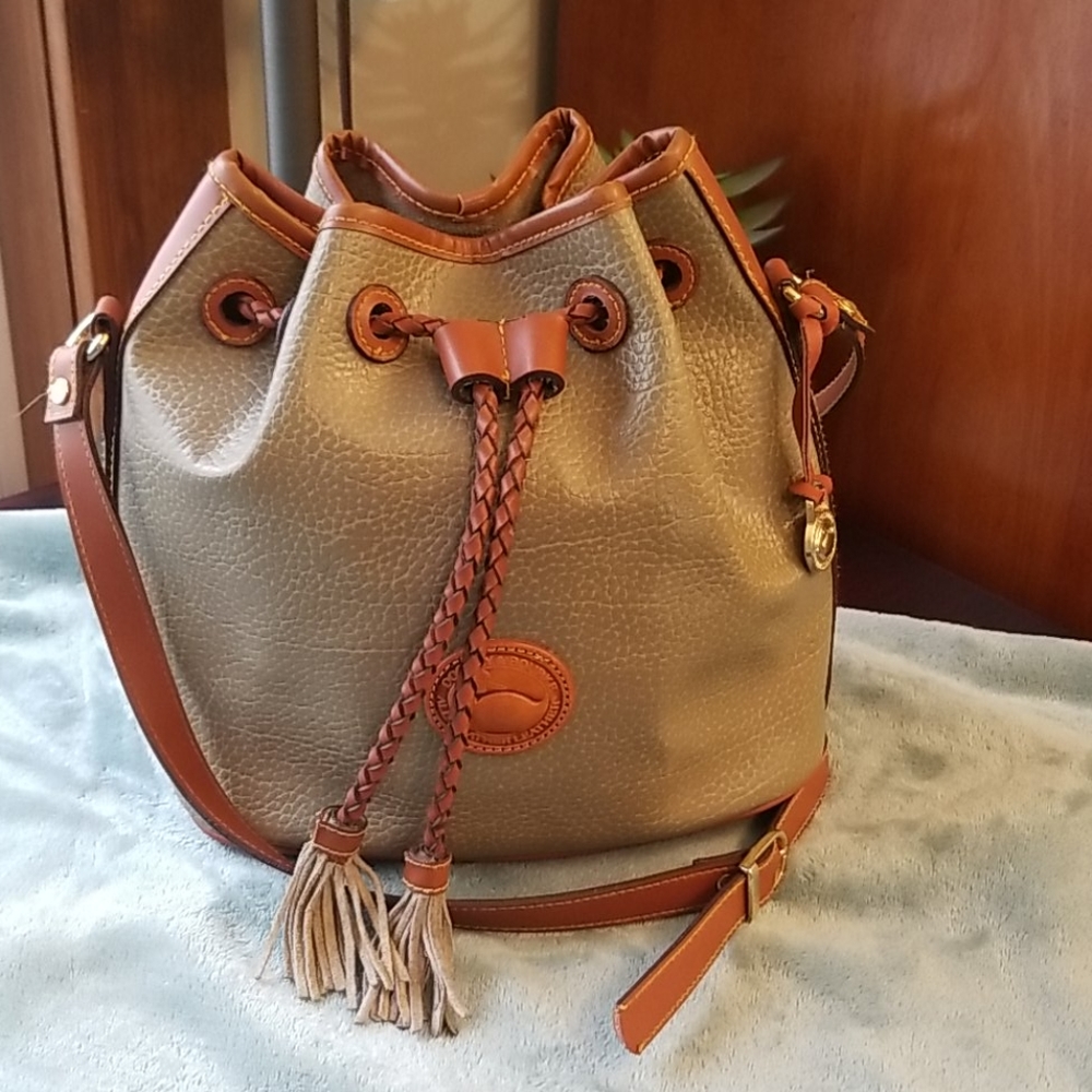 DOONEY & BOURKE Pebbled Leather Cinch Crossbody